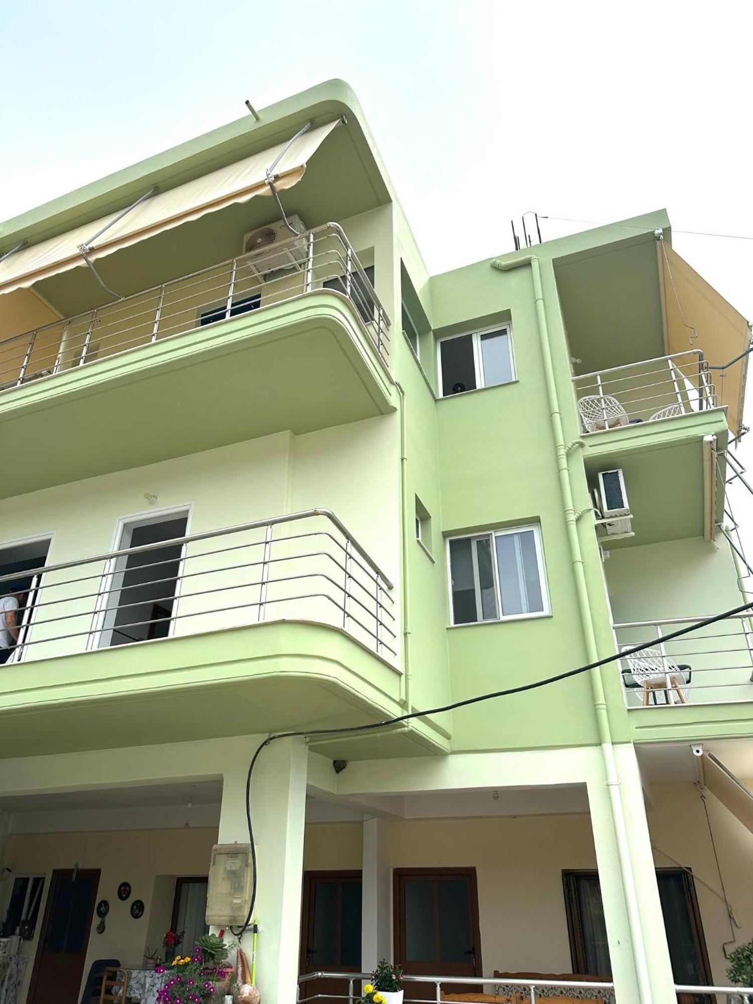 Rooms With View Himare Exterior photo
