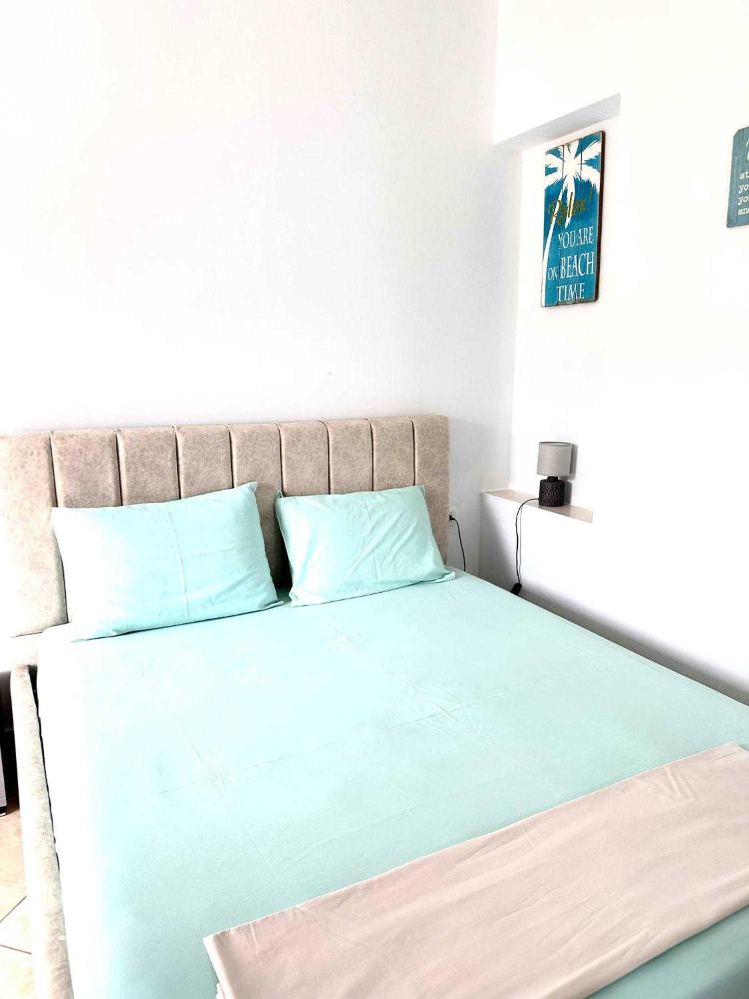 Rooms With View Himare Room photo